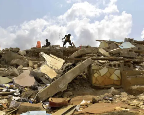 Homes are demolished in Ivory Coast's main city over alleged health concerns. Thousands are homeless