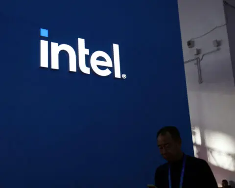 Intel forecast misses estimates; shares tumble