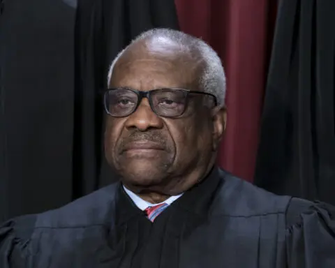 Justice Thomas returns to Supreme Court after 1-day absence