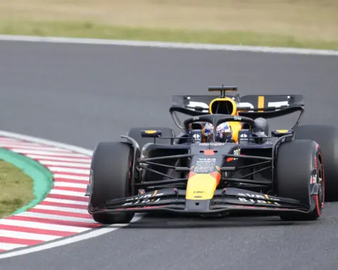 Verstappen is back after troubles in Australia and claims pole in Japan