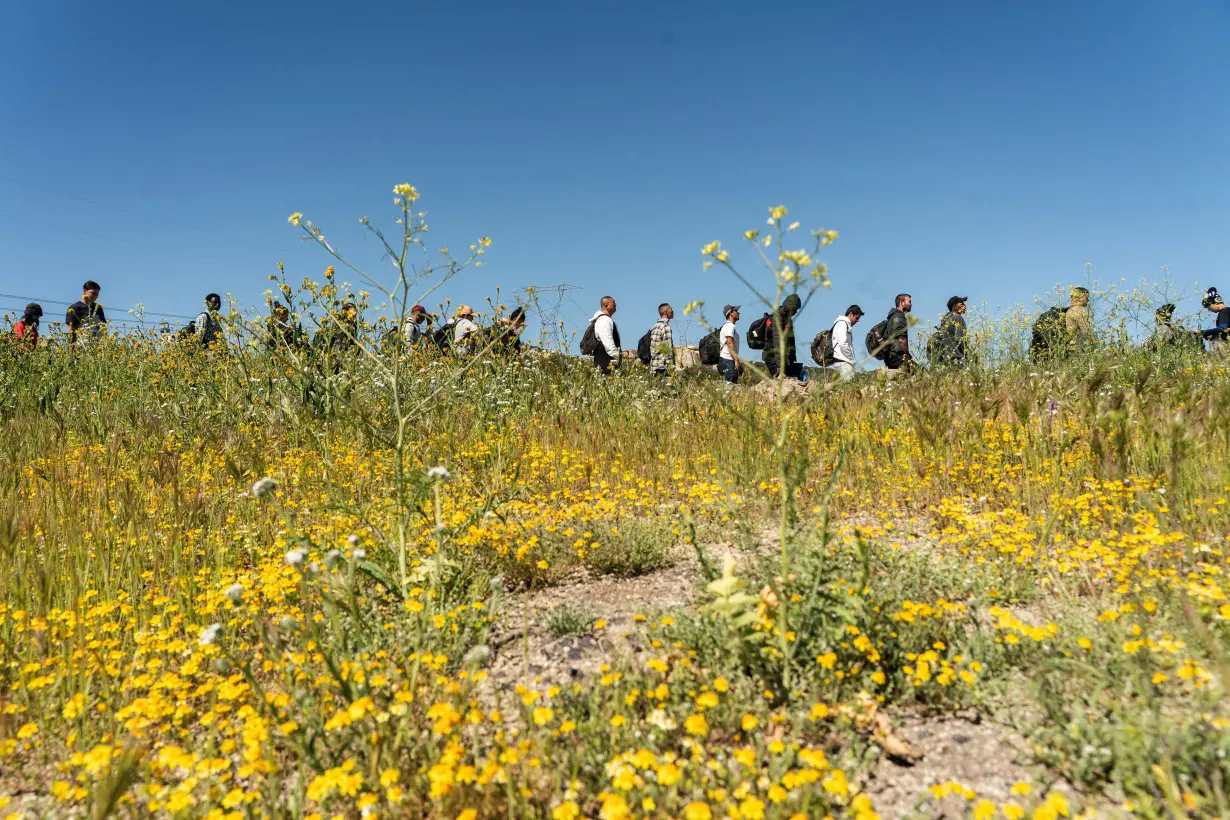 Migrants continue to cross U.S.-Mexico border in California