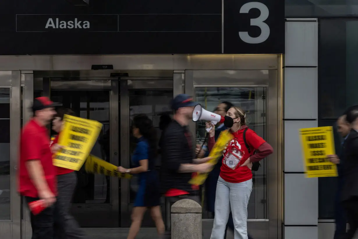 Flight attendants in North America push for landmark changes in new contracts