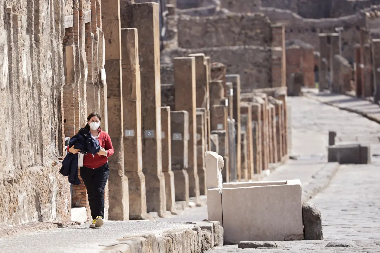 Italy's ancient Pompeii archaeological site reopens