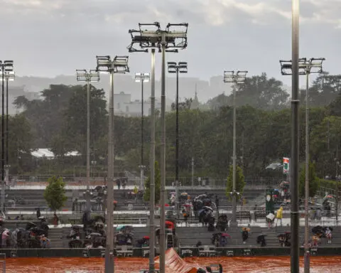 Rain, rain, go away: French Open players deal with the stress of schedule-changing showers