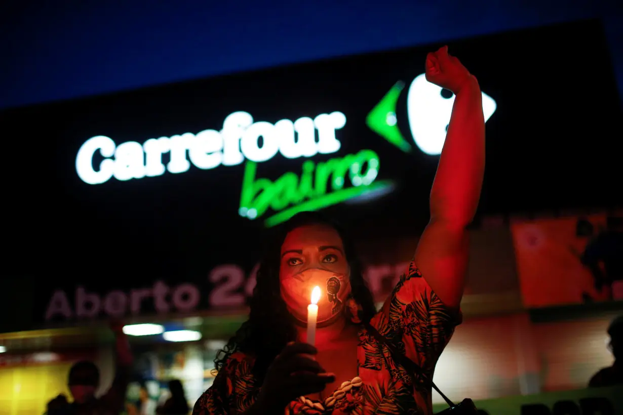 Protest in front of a Carrefour supermarket in Brasilia