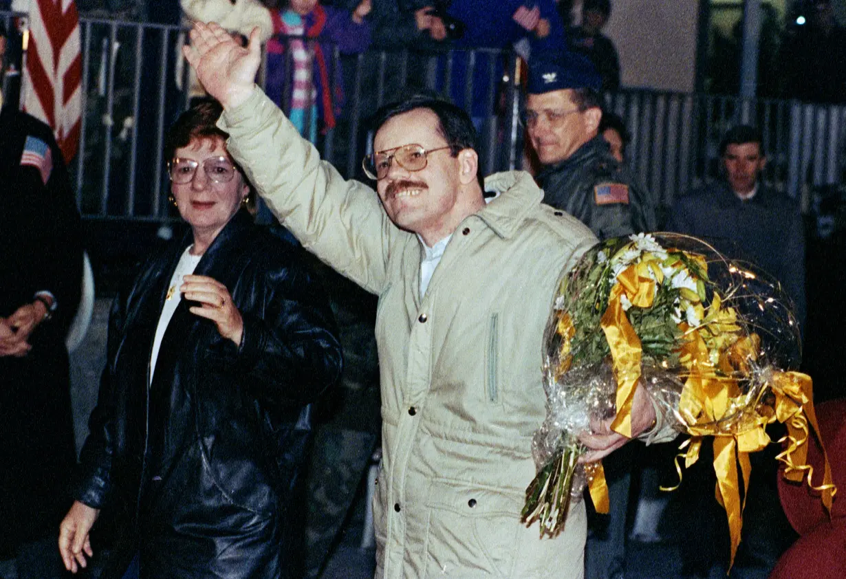 Hostage from the U.S. Terry Anderson arrives at the U.S. military hospital in Wiesbaden