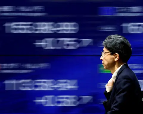 Bullish momentum fades, yen intervention risks rise