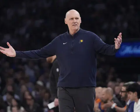 Pacers' Carlisle fined $35,000 by NBA for criticizing referees, implying bias against small markets