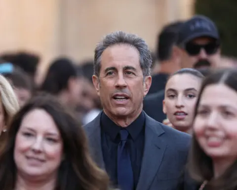 Seinfeld speech at Duke commencement prompts walkout protesting his support for Israel