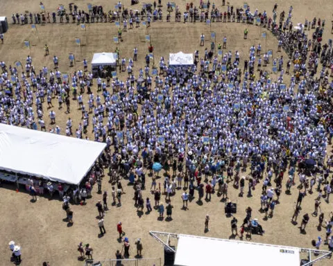 706 people named Kyle got together in Texas. It wasn’t enough for a world record.