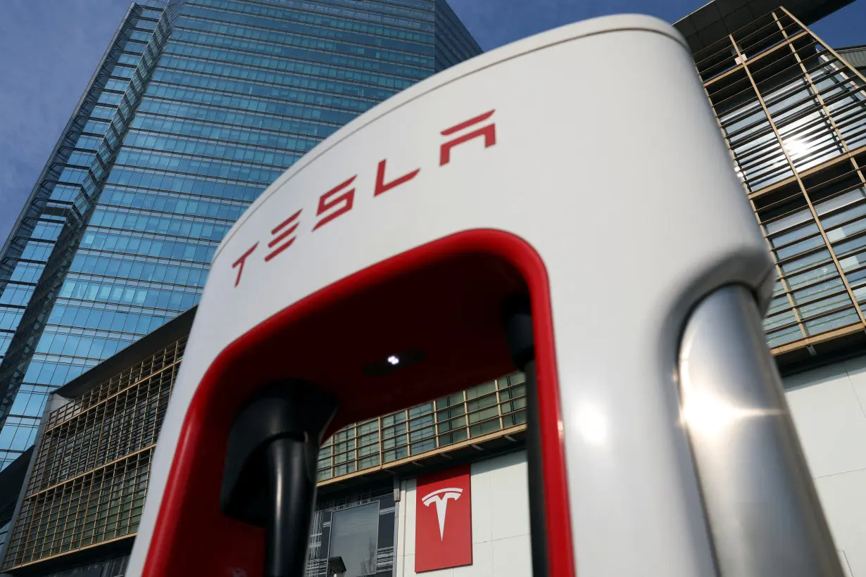 LA Post: Tesla cuts prices in China, Germany and around globe after US cuts