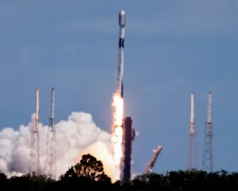 SpaceX mulling tender offer at $200 billion valuation, Bloomberg News reports