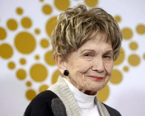 Alice Munro, Nobel literature winner revered as short story master, dead at 92