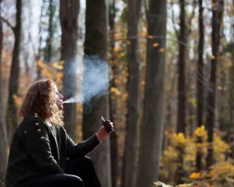 "If I kept hitting that vape pen, I'd be a goner" - Mom shares vape horror story