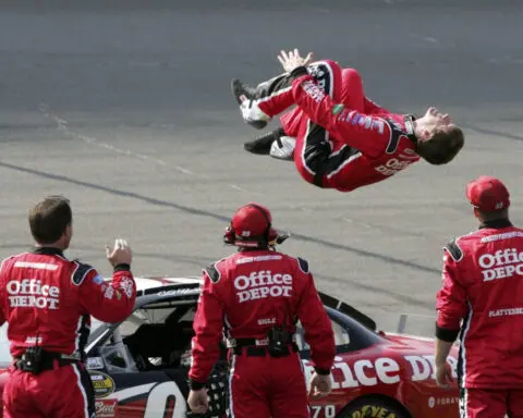 Carl Edwards celebrates Hall of Fame induction, insists 2016 finale did not cause NASCAR retirement