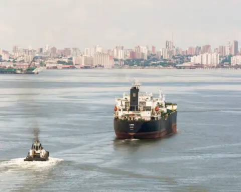 US to favor existing investors for Venezuela oil licenses, say sources