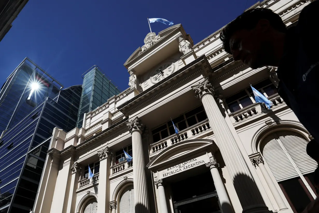 LA Post: Inflation-hit Argentina launches new top banknote, worth just $10