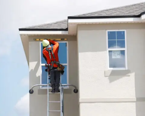 US 30-year fixed-rate mortgage falls to 7.09%, still too high to boost housing