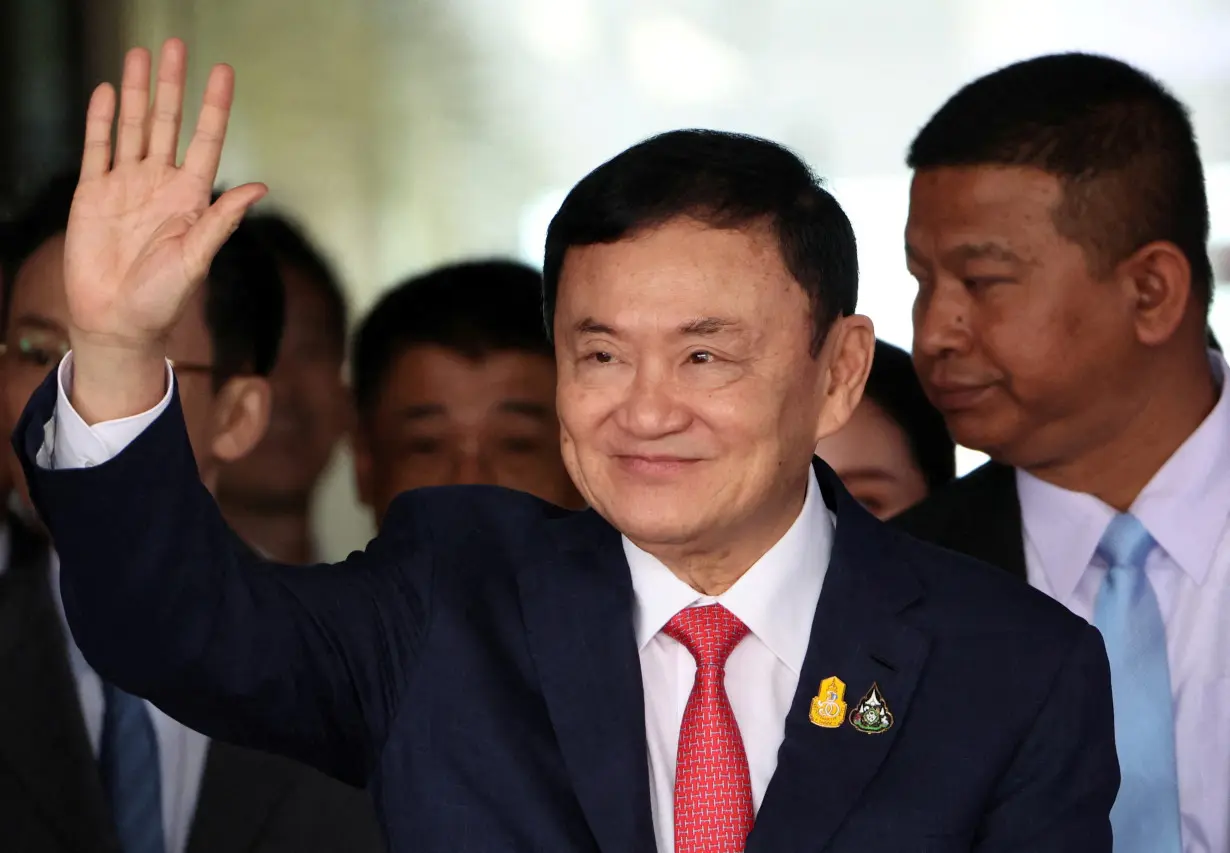 Exiled former PM Thaksin returns to Thailand