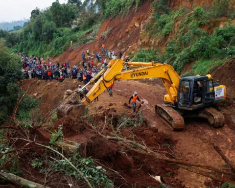 At least five missing in landslide in central Kenya