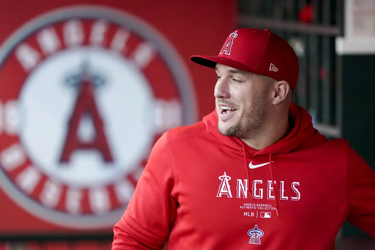 LA Post: Angels star outfielder Mike Trout has knee surgery. Team expects 3-time MVP to return this season.