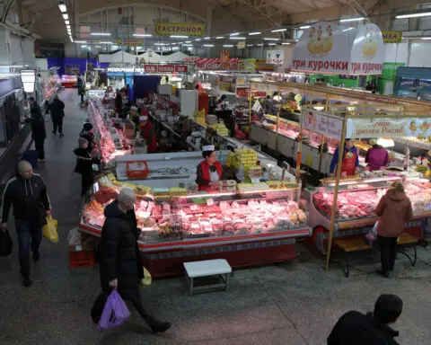 Exclusive-Russian ministry stress scenario has growth stalling, rouble diving, document shows