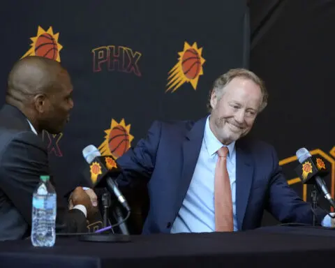 Budenholzer reminisces on Arizona past, but quickly turns to future leading the Phoenix Suns