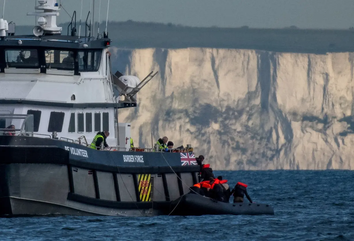 LA Post: More migrant dinghies cross Channel to England despite Rwanda threat