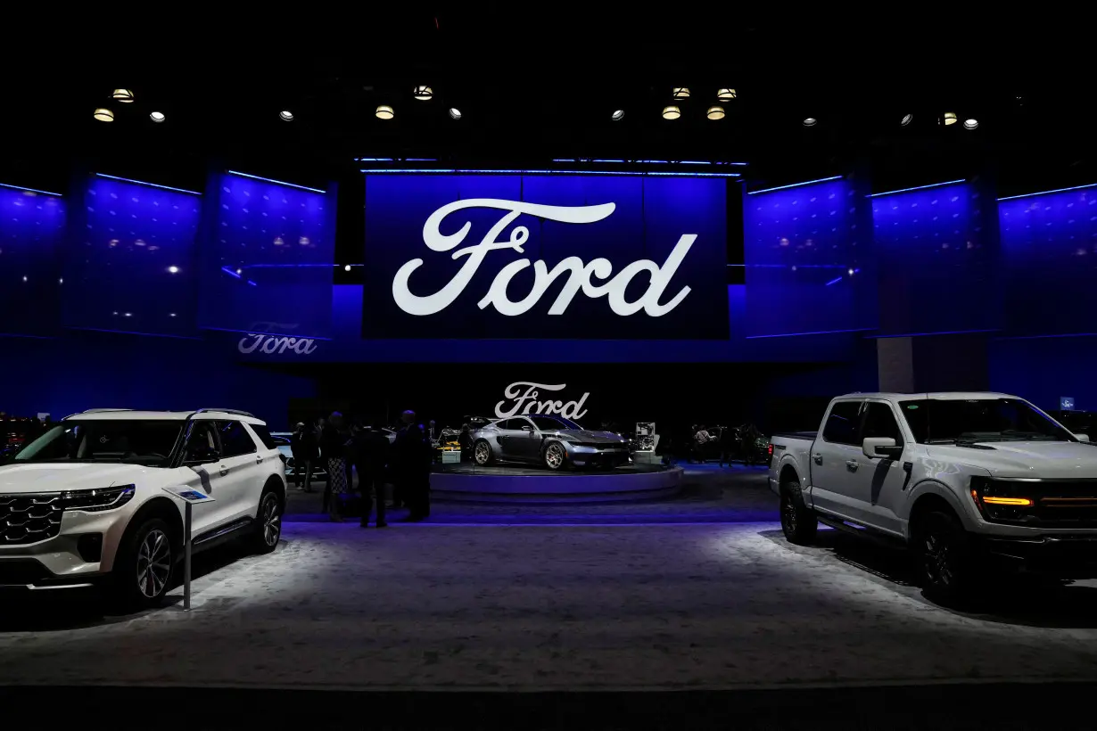 LA Post: Ford mulls offering gas-powered vehicles, hybrids in Europe beyond 2030
