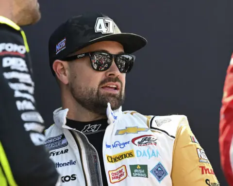 Elliott blasts NASCAR for fining Stenhouse $75,000 for All-Star Race fight it used in a promotion