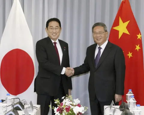 China premier agrees on cooperation with Seoul, Tokyo but issues veiled rebuke against their US ties