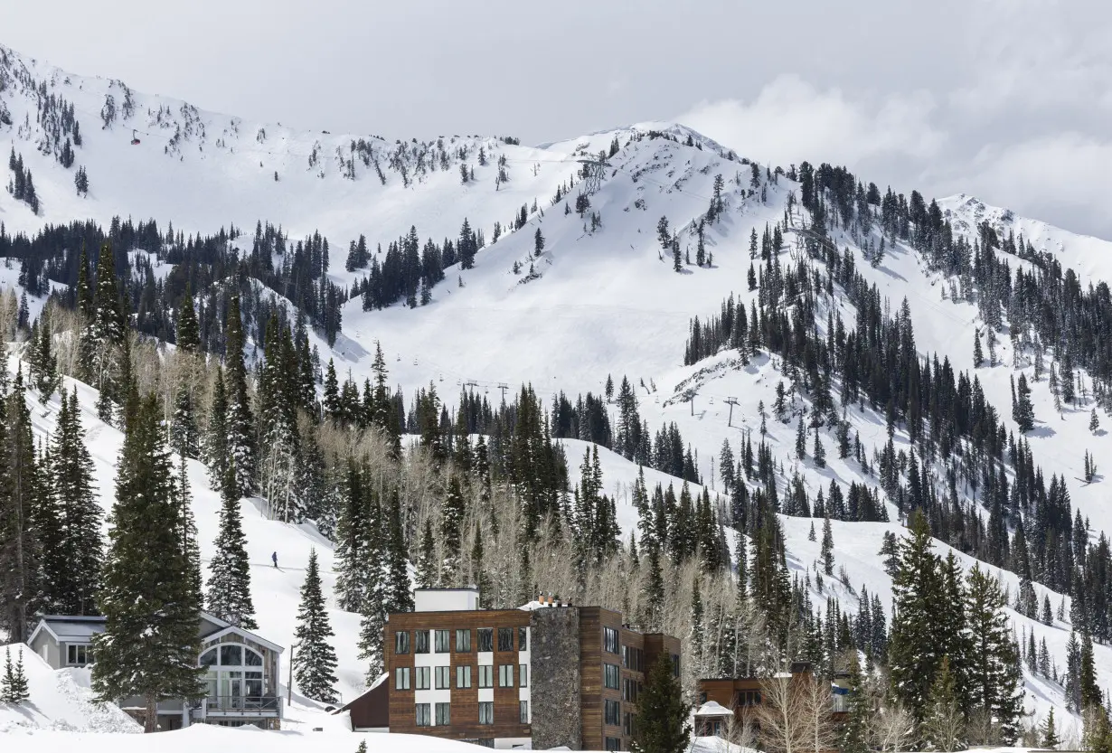 2 skiers killed after being caught in Utah avalanche following late spring snowstorms, sheriff says