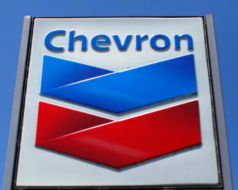 Chevron shareholders re-elect all directors, CEO confident on Hess deal