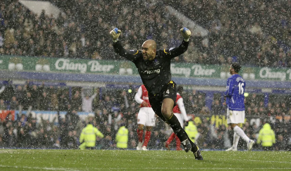 LA Post: Tim Howard, last in line of top American goalkeepers, enters U.S. National Soccer Hall of Fame