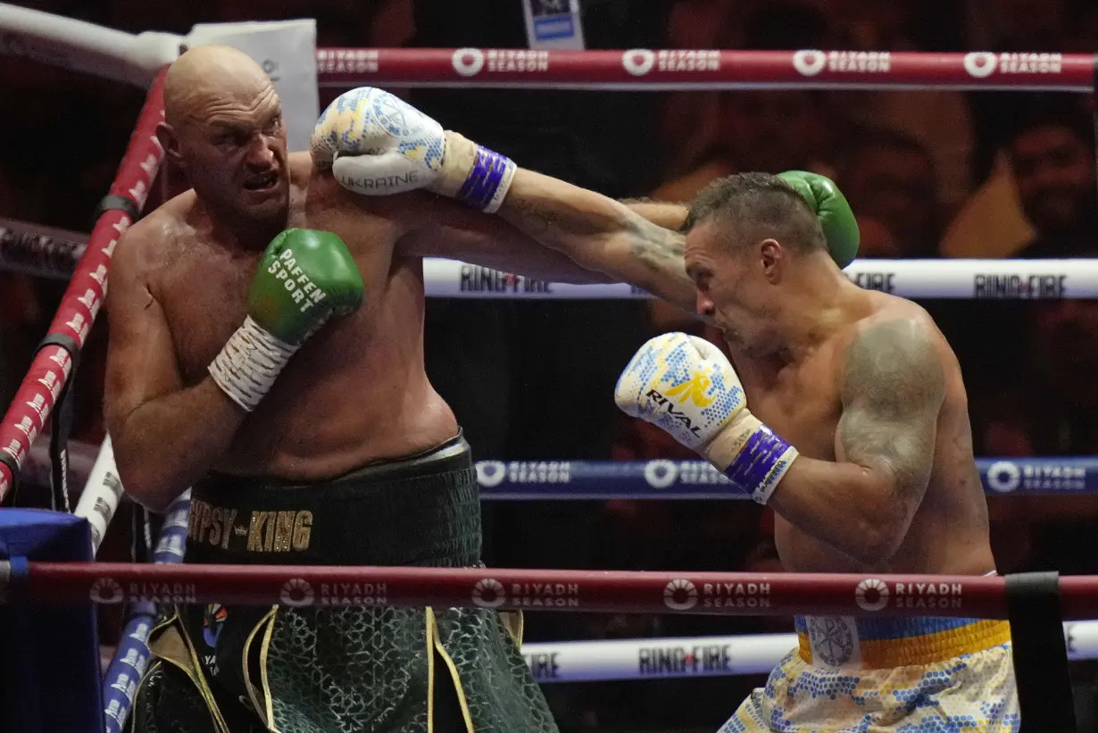 APTOPIX Saudi Arabia Boxing Fury Usyk