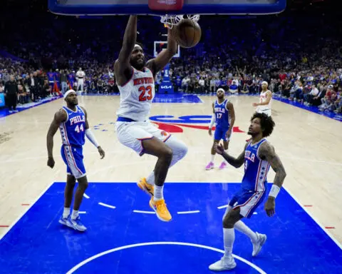 Mitchell Robinson has surgery on ankle that knocked him out of Knicks' playoff run, AP source says