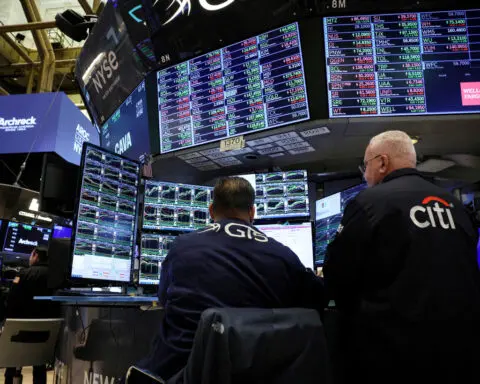 US stock changes push FX trades into Asia's 'twilight zone'