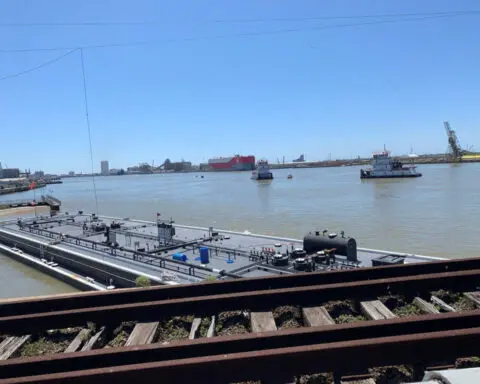 Barge hits bridge in Texas, spills oil and shuts road