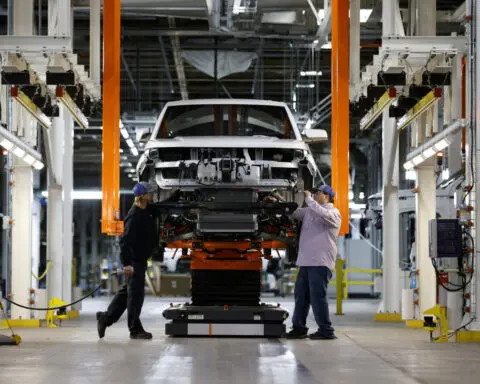 Commercial aircraft, motor vehicles lift US factory orders