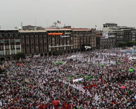 Mexico's presidential hopefuls wrap up campaigns ahead of Sunday's election