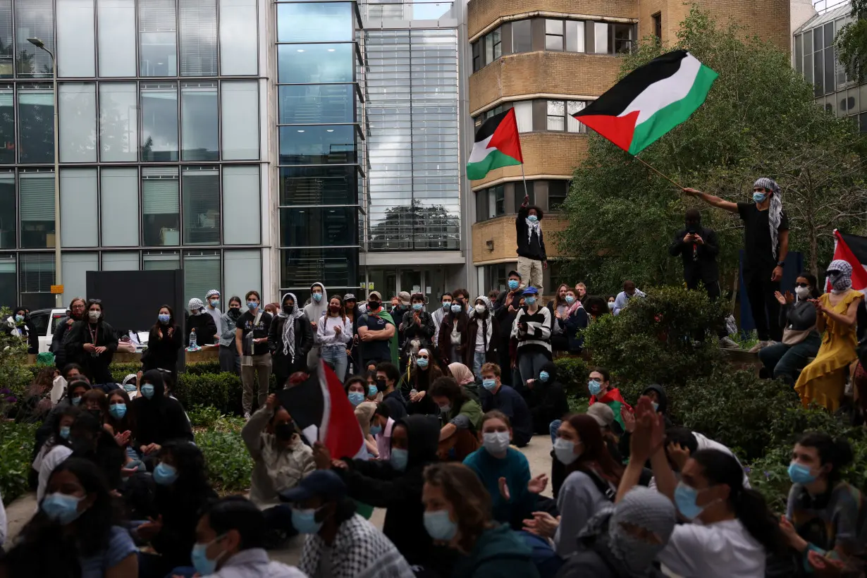 Students protest in support of Palestinians in Gaza at Oxford University
