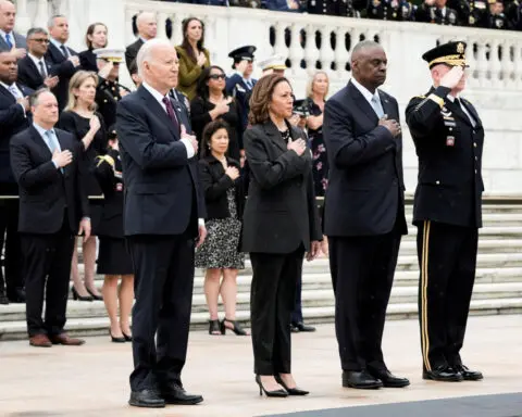Biden honors fallen soldiers during Memorial Day ceremony at Arlington National Cemetery