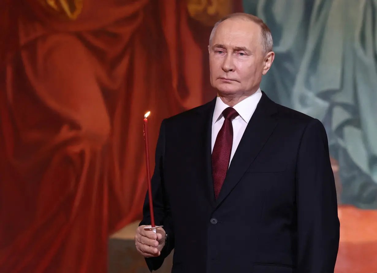 LA Post: Putin attends Easter service led by head of Russia's Orthodox Church