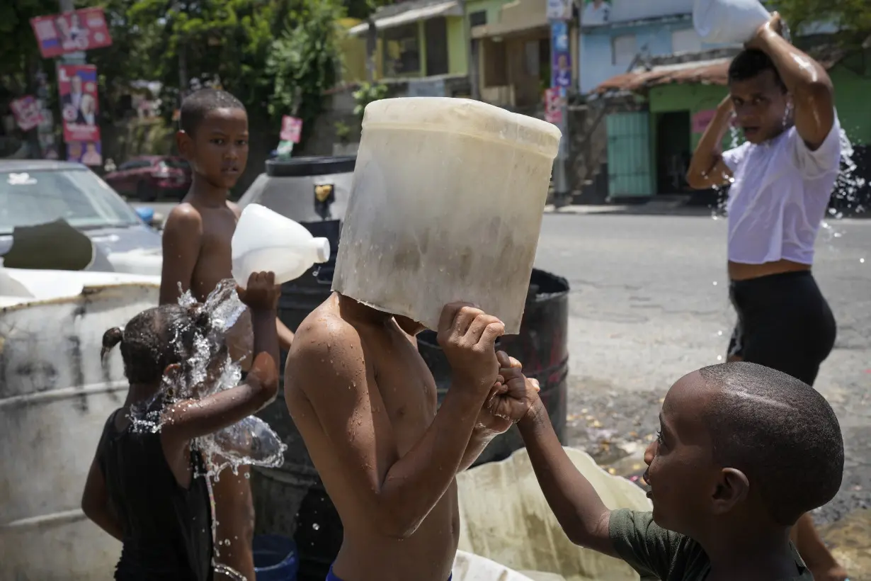 'Heat dome' leads to sweltering temperatures in Mexico, Central America and US South