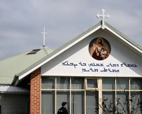 Australian counter terrorism force arrests seven teenagers after Sydney bishop stabbing