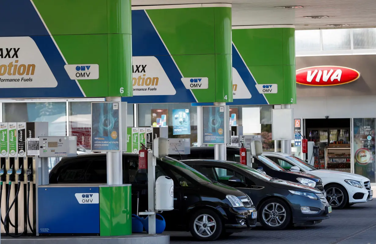 LA Post: Hungary government to discuss fuel prices again despite recent falls, minister says
