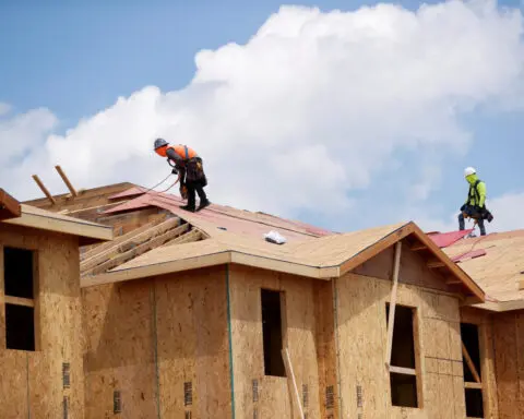 US pending home sales suffer largest drop in three years