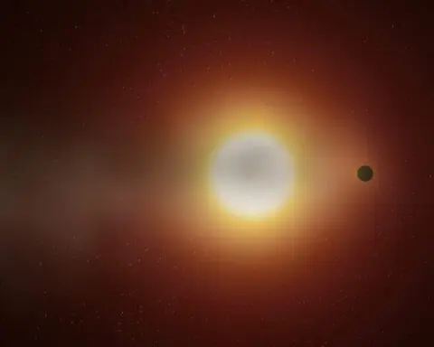 Exoplanet WASP-69b has a cometlike tail – this unique feature is helping scientists like me learn more about how planets evolve