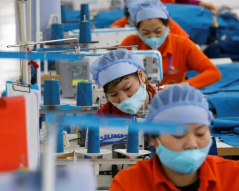 Vietnam Deputy PM: economy facing mounting pressure