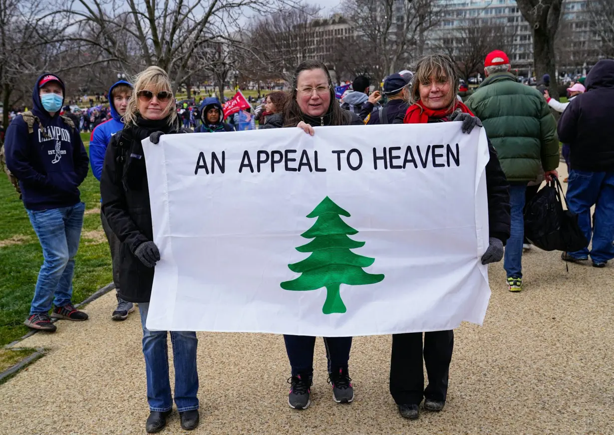 Outside Supreme Court justice’s home, a Revolution-era flag, now a call for Christian nationalism